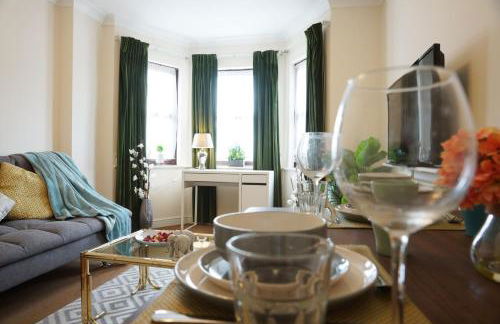 18PG Dreams Unlimited - Budget Flat w free parking - Slough Windsor Heathrow - Foto 2