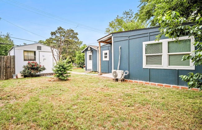 Cute Tiny House With Fenced Yard Near Plaza Dist - Photo 28