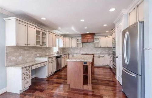 4BR Private Dock, Warm Spring Canal, Kayaks, Canoe - Photo 16