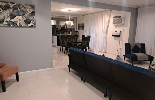 Amazing 3 bedrooms with 3 bedroom apt in the center of Beverly Hills - Foto 17