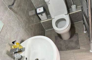 Luxury 4 Bed 3 bath 6 mins from City Renter - Foto 21