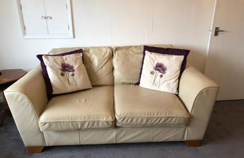 A Home from Home -2 Bed Flat & Free Driveway Parking - Foto 17