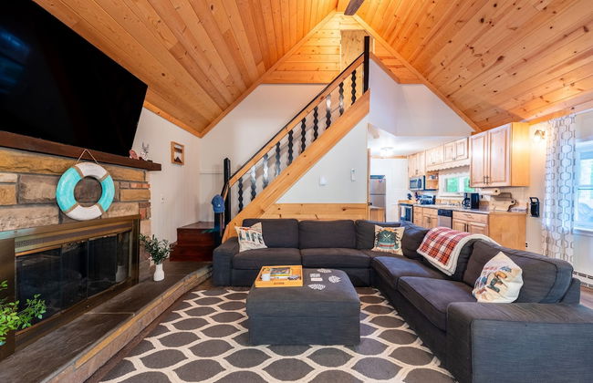 Sasa by Avantstay Deck Fire Pit Near Lake - Photo 4