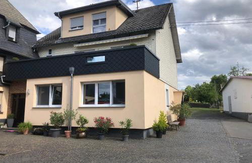 Ferienwohnung auf dem Bauernhof in Hachenburg Hof Kleeberg I Man kann ein Appartment mit Bad zubuchen - Foto 2