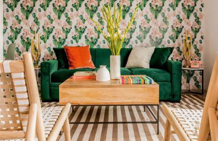 2 Rooms Sleeps 8 Retro Hotel w Pool Wesley King Studio Buyout by AvantStay - Foto 17