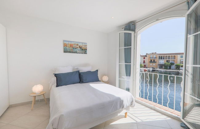 Superb Vacation Home With Pontoon - Photo 13