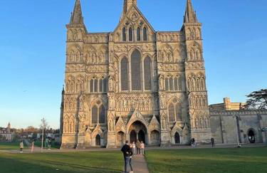 New studio apartment - minutes walk to Cathedral - Foto 33