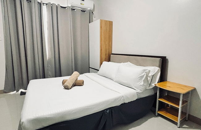 Simple & Serene Studio Stay - Photo 3
