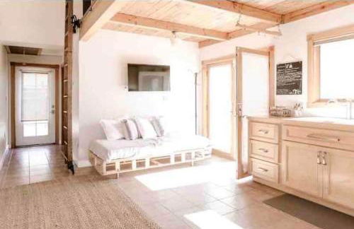 Oasis East Sac Charming Home with Saltwater Pool and Casita - Foto 28