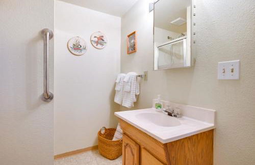 Cozy Hideaway on Key Peninsula with Serene Views! - Foto 17