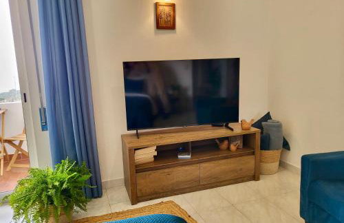 Hillside Studio with Sea View & Fibre Internet - Foto 4