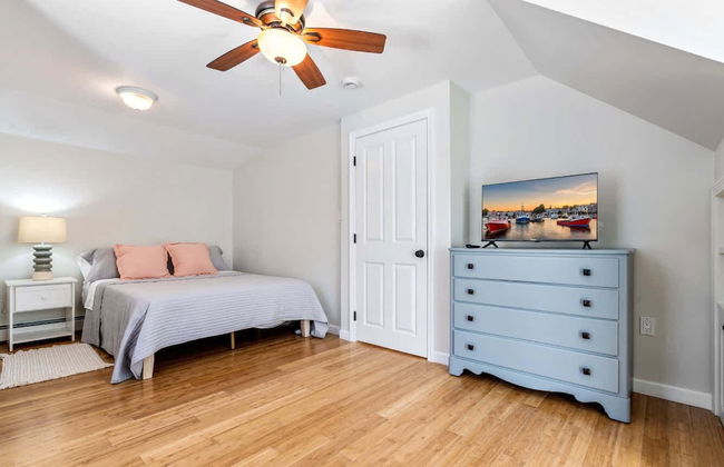 Good Tidings Stay for 8! - Photo 5