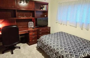 Hot Air Balloon Haven, Hot Tub, King Bed, Office, Foosball, Bball - Foto 11