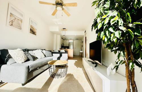 Apartamento con Piscina y Jardín Espectacular Cala Sirenas - Nuevo - Foto 3