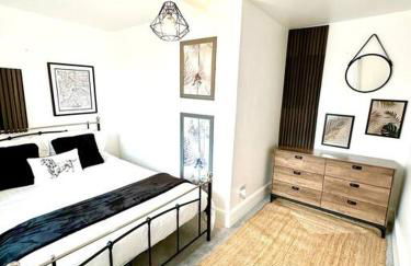 Historic Charm: *Perfect For Group Getaways* - Photo 9