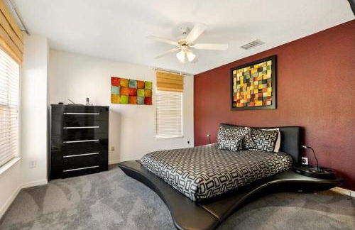 Lakeview 6-Bedroom Retreat with Game Room, Private Pool, Spa & Resort Amenities - Ideal for Families & Groups - Foto 16