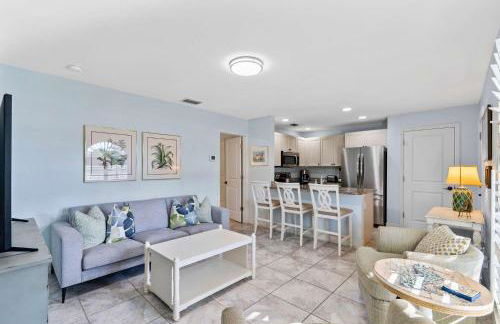 Le Monaco - Romantic 1 BR Condo Steps from 5th Ave S. Chic Coastal Retreat with King Bed and Beach Access. Perfect Location for Couples Near Dining, Shopping, and Naples Beach - Foto 14