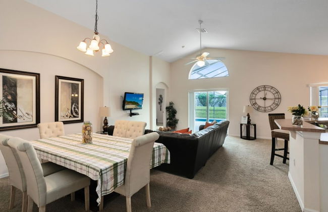 Beautiful 4 Bedroom 3 Bathroom Pool spa Villa - Foto 20