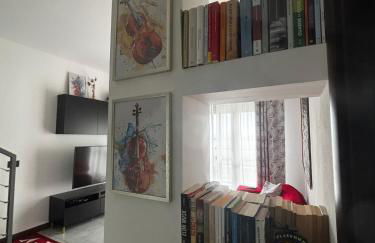 Modern Apartment with Balcony 2 Bedrooms & 2 Bathrooms near Cremona Fair - Photo 1