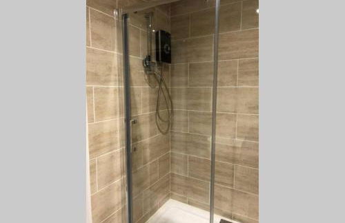 Bright, stylish Studio flat with Sky Sports - Photo 3