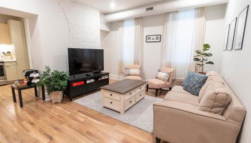 Spacious 2 bed 2 bath Downtown OTR condo minutes walk to the Reds Bengals stadium & more! - Foto 3