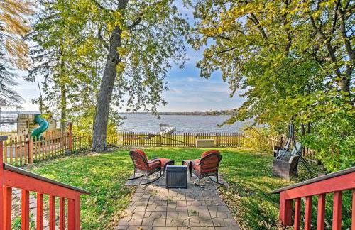 Lakefront Home with Game Room, Theater and Dock! - Foto 1