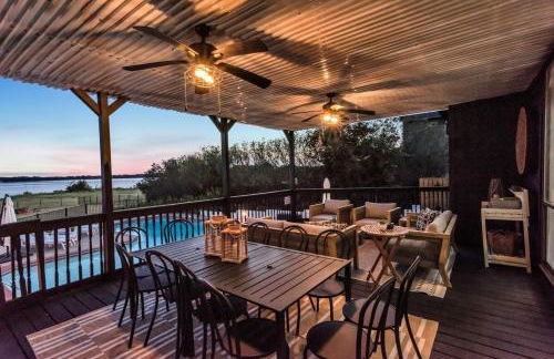 Lakefront Luxe 6BR 4B Home with Pool & Hot Tub - Foto 1