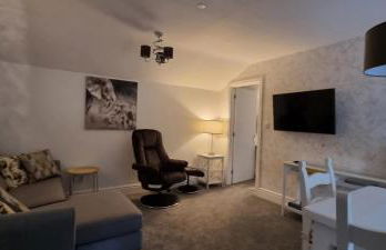 Modern and spacious 2 bedroom apartment with free parking - Photo 11