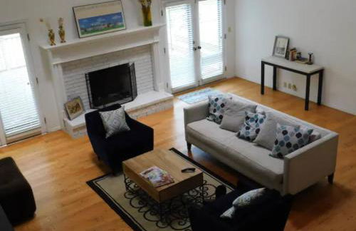 Office + 5 BR, Movie Theater , Creve Coeur -10 Sleep surface - Foto 5