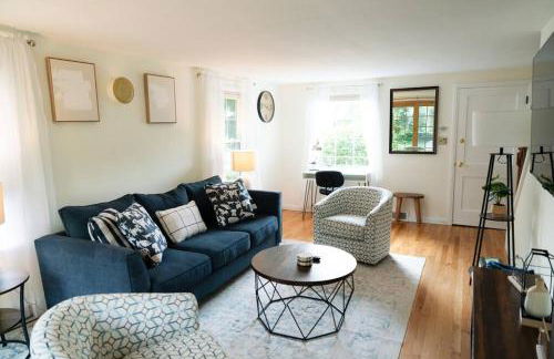 5-star Renovated 3BR Home & Backyard Deck near SU & Hospitals - Foto 11