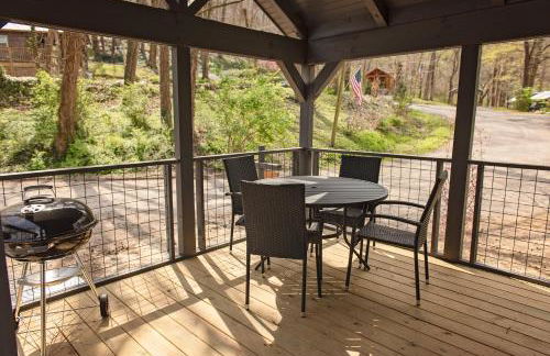 Jake Cabin Luxury Hot Tub Cabin Near Downtown - Foto 3