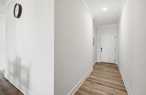 Relaxing 2BR Home w Contemporary Style - Foto 1