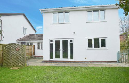 Huntsfield House- Stunning Modern 4 Bedroom House Suitable for Work and Leisure Stays - Foto 46