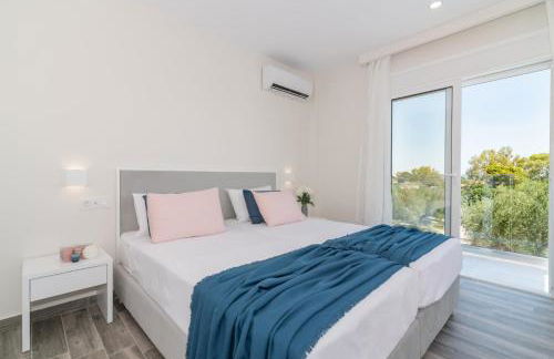 Maridenia Villa - Family Escape with Private Pool, by ZanteWize - Foto 15