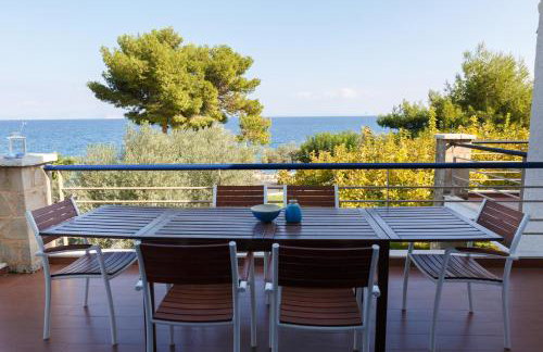 Into The Blue Villa - Photo 1