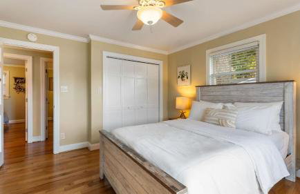 Dock Hot Tub Kayaks on Lake Norman Lakeside Gem by AvantStay - Foto 13