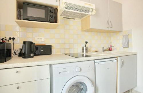 Le Refuge Mistralien - free Parking - WiFi - Cuisine - Foto 11