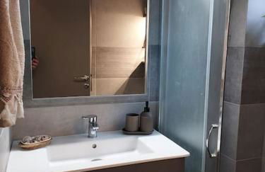 Sunny studio near metro - Foto 3