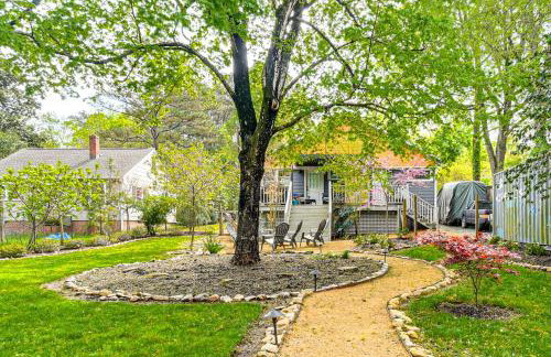 Renovated Carrboro House with Deck and Fire Pit! - Foto 29
