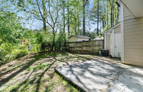 Stroll to Downtown Alpharetta AND Avalon Shops - Foto 28