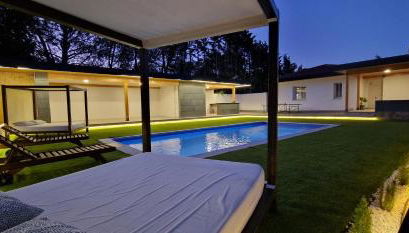 Chalet Oasis, Piscina, Barbacoa, Jardin, Amigos, Familia, Grupos, Casa, Villa - Foto 4, Garden, sunbed