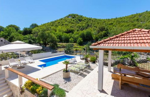 Holiday Home In Blato Na Cetini - Photo 1