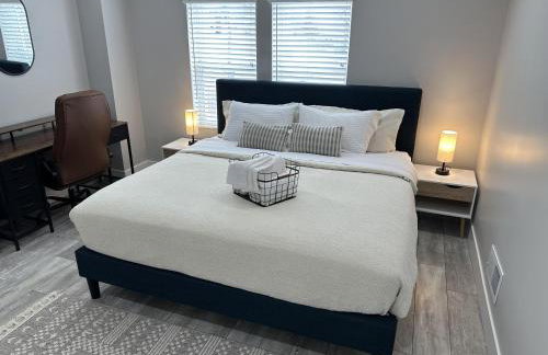 Urban Retreat 2BR Near Downtown - Foto 24