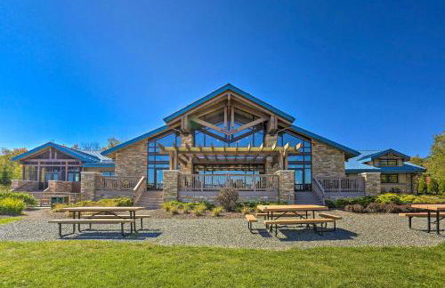 Games, Fire Pit, Hot Tub Pocono Lake Family Home! - Foto 39