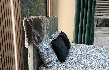 Spacious & Modern Family Gem - Foto 9