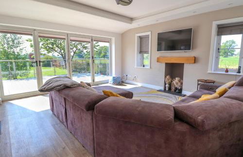 Dolly's House - Photo 3