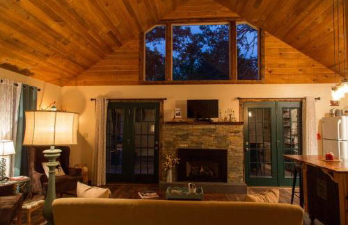 Heaven's Hideaway- perfect getaway near the river! - Photo 3