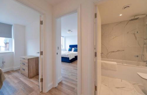 Bright 2BR Apartment at Trinity Point - Foto 14