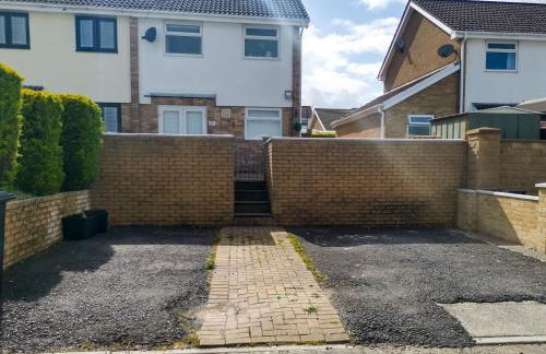 Bee At Home - Photo 15