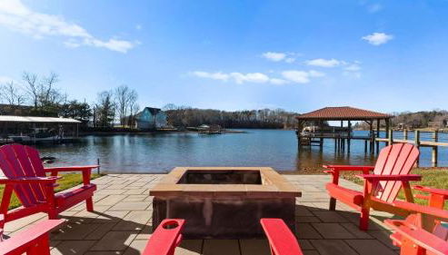 Pleasant Cove Waterfront Getaway With Fire Pit, Deck, and Lake Views - Foto 2, Other